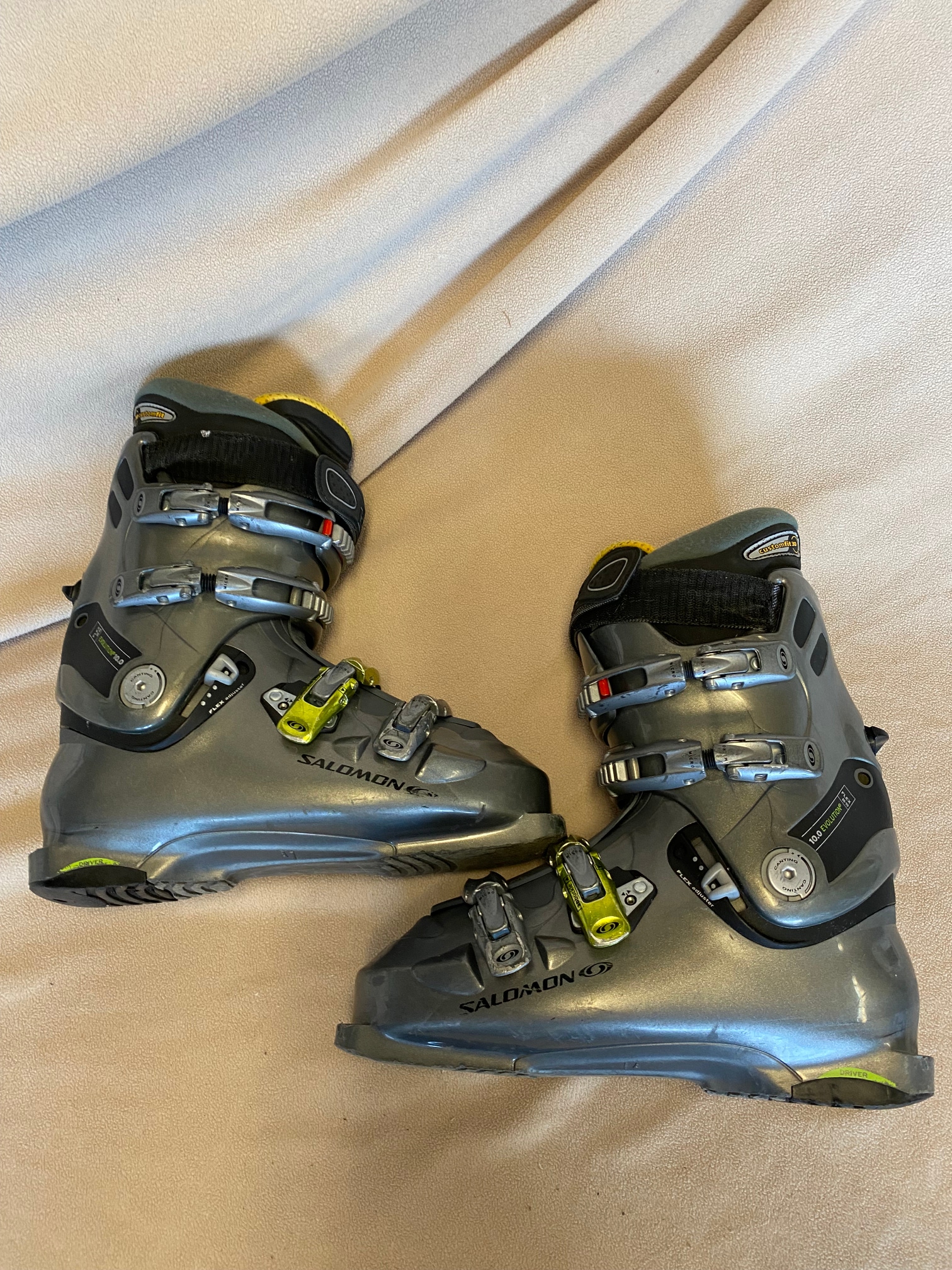 Men's Used Salomon All Mountain Evolution 10.0 Ski Boots