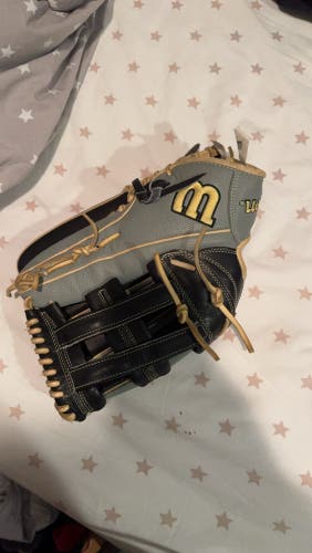 2022 Outfield 12.75" A2000 Baseball Glove