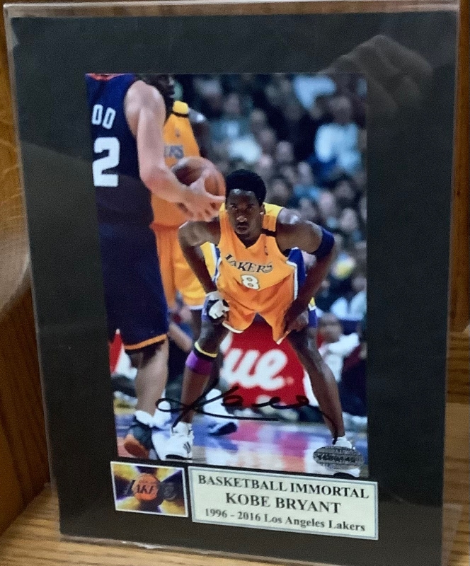 Kobe Bryant Autograghed photo #8