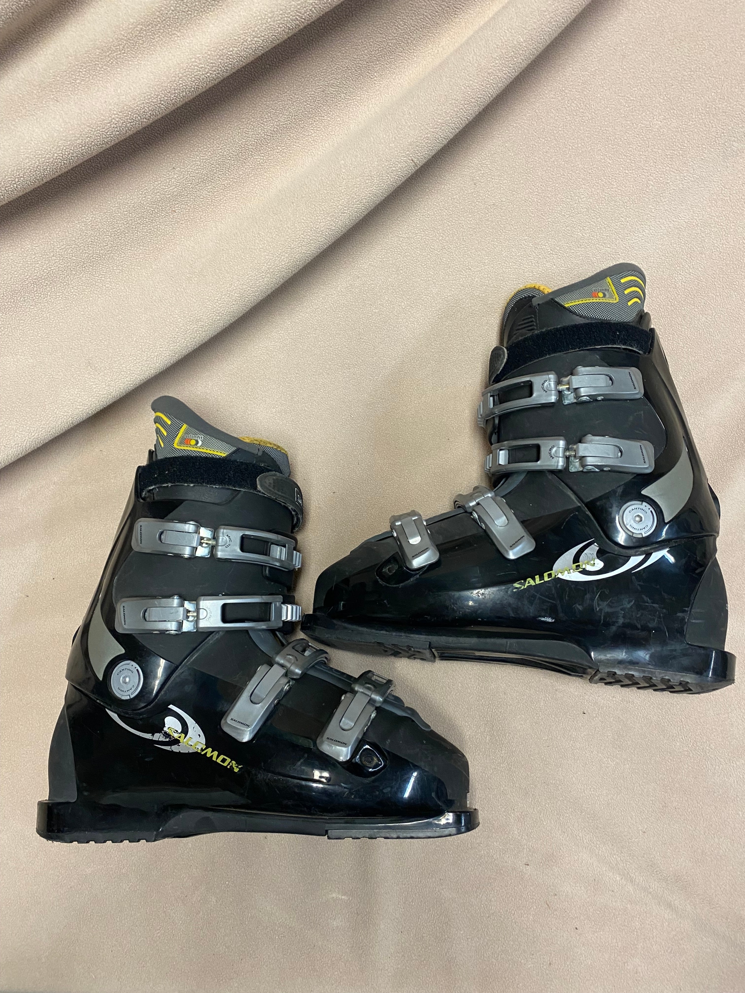 Men's Used Salomon All Mountain Performa Ski Boots