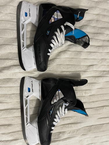 TRUE TF9 SKATES