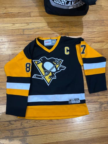 Used Youth Large/Extra Large Sidney Crosby Jersey