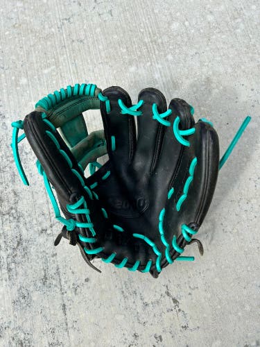 Wilson A2000 RC22 GM 11.5” Pro-Stock Robinson Cano Game Spec