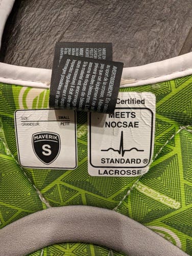 Adult Used Small Maverik M5 Shoulder Pads