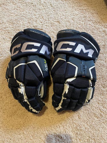 CCM AS-V Pro Hockey Gloves