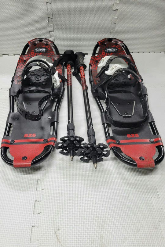 Used Yukon Charlie's 825 With Poles 25" Snowshoes