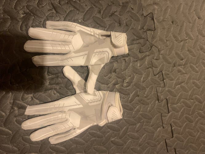 football- White Used Youth Small Under Armour receiver Gloves