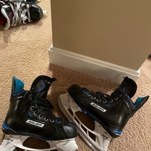 Youth Bauer Regular Width Size 4 Nexus N9000 Hockey Skates