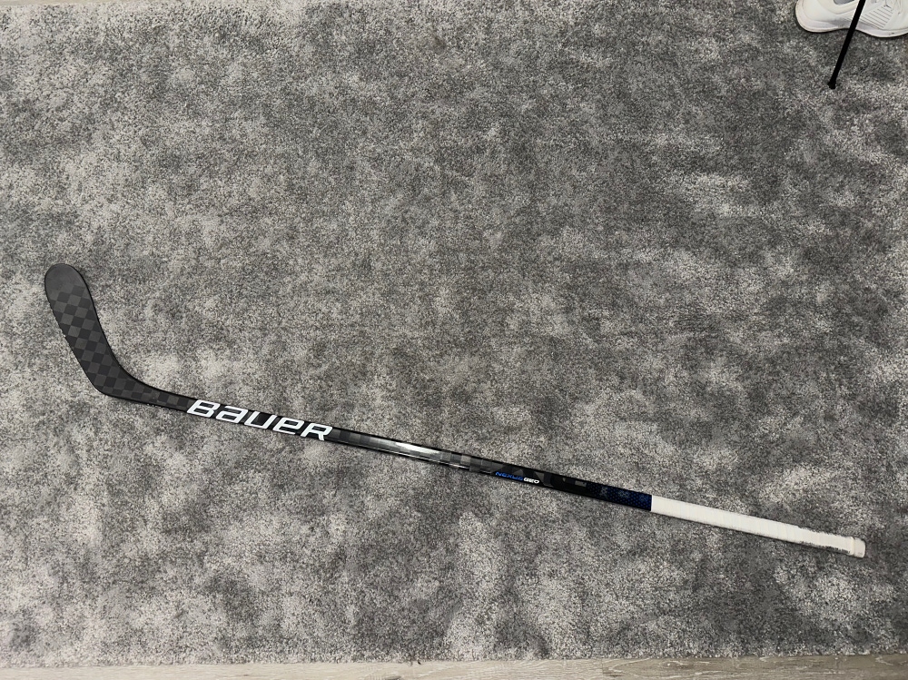 Senior Right Handed P28 Pro Stock Nexus Geo Hockey Stick