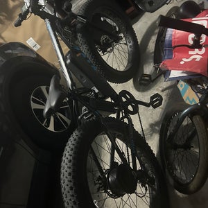 Vivi E-bike $650