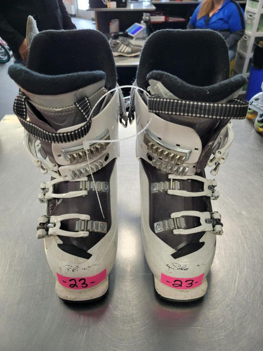 Used Salomon Divines 230 Mp - J05 - W06 Women's Downhill Ski Boots