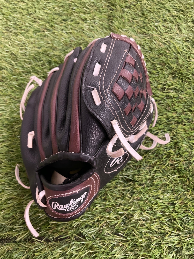 Brown Used Rawlings Player series Right Hand Throw Baseball Glove 9"