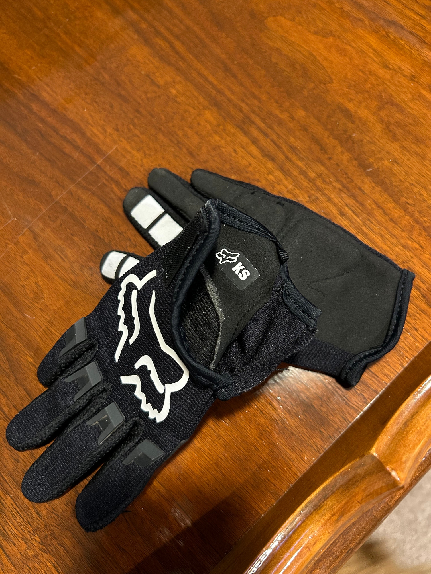 Black Used Unisex Gloves
