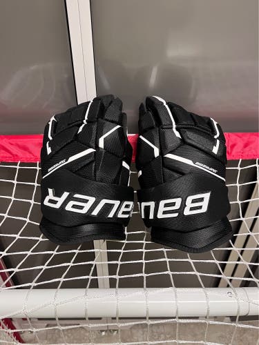 Bauer M5 Pro hockey gloves 15”