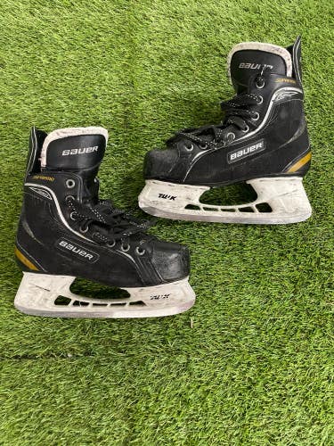 Used Intermediate Bauer Supreme 120 Hockey Skates Regular Width Size 5