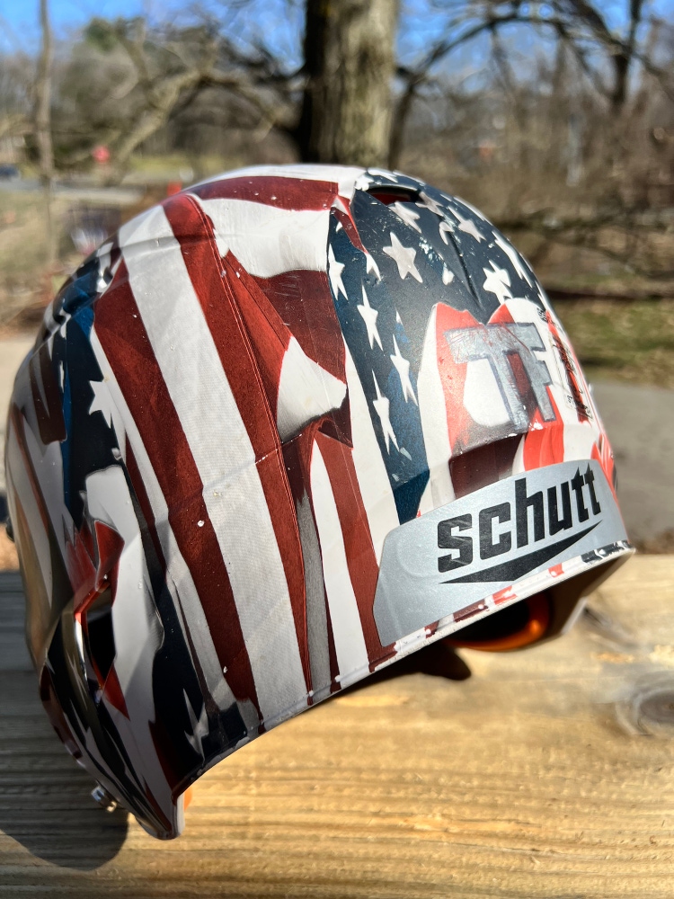 Used Small Schutt 324200 OSFM JR Batting Helmet