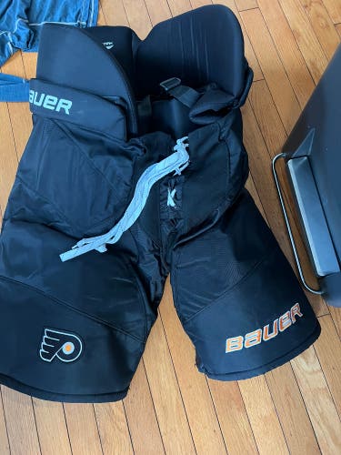 Bauer player pants size xl