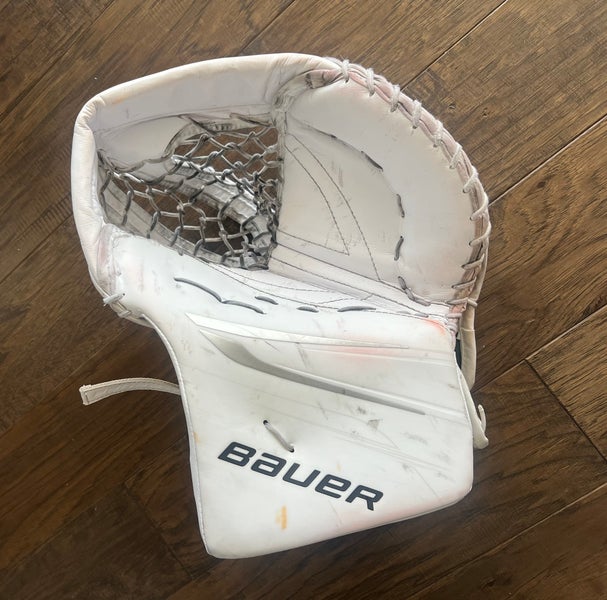Bauer Hyperlite 2 Goalie Catching Glove Senior