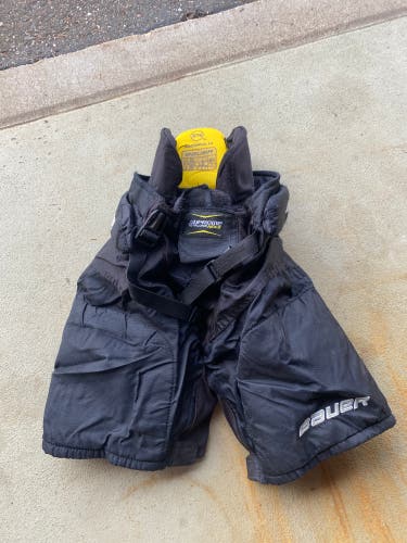 Junior Large Bauer Supreme TotalOne MX3 Hockey Pants