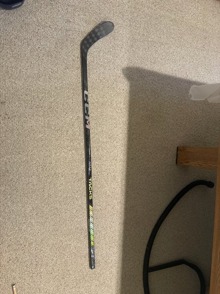 Senior Right Handed P28 AS-VI PRO Hockey Stick (never Used)