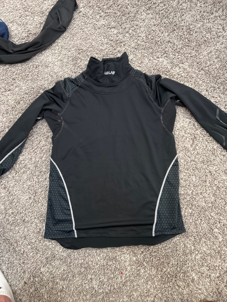 Youth LARGE Bauer Neck Guard Shirt