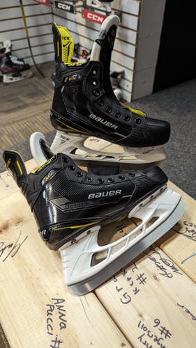 Brand New, Bauer Supreme M4 Hockey Skates, Size 4.5 Fit 2