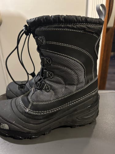 The North Face Waterproof Winter Boots Men’s Size 6