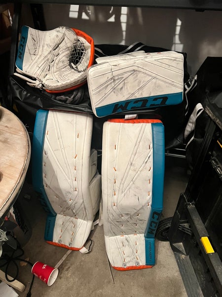 Martin Jones CCM Premier ll full set.