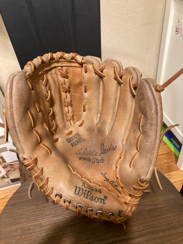 Relaced/reconditioned Wilson A2644 “Willie Davis” Glove-12’ RHT