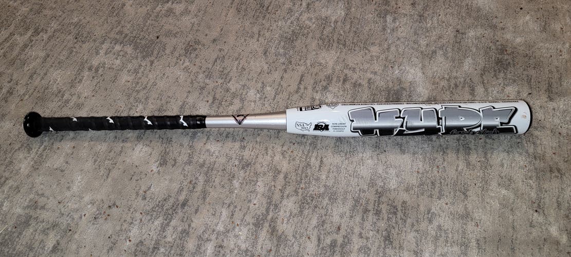Used 2022 Monsta Hype Bat (-10) 22 oz 32"