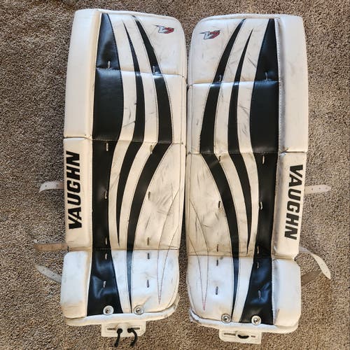 Used 26" Vaughn Velocity V7 JR XR Goalie Leg Pads
