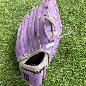 Purple Used Wilson Ez Catch Right Hand Throw Baseball Glove 9"