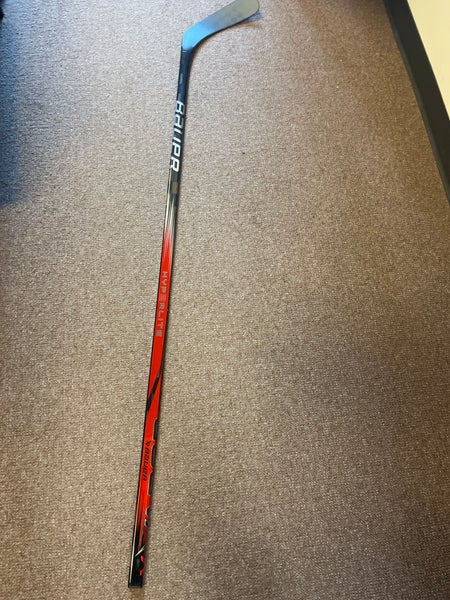 Senior Right Handed P92 Pro Stock Vapor Hyperlite 2 Hockey Stick