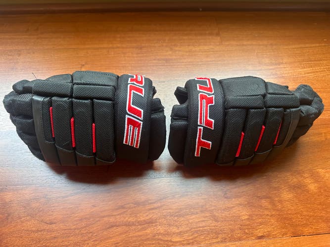 Used True A4.5 sbp Gloves 12"