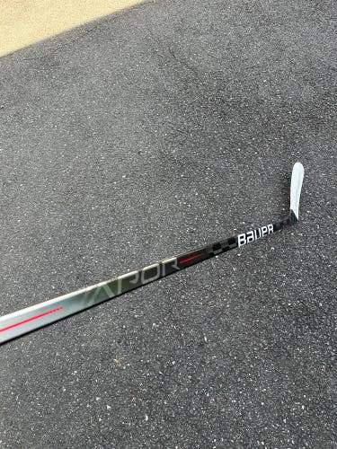 Senior Left Hand P92  Vapor Hyperlite Hockey Stick