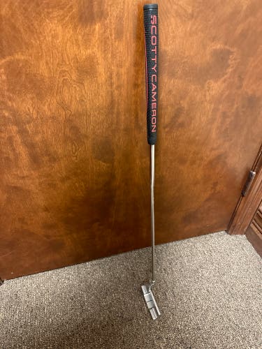 Used Right Handed Super Select Newport 2 Putter
