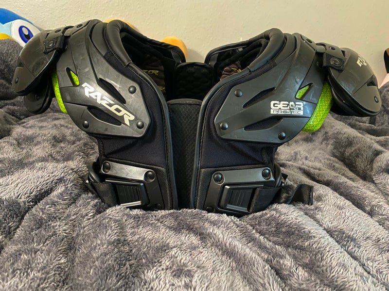 Razor RZ7 Adult Shoulderpads Medium (Skill)