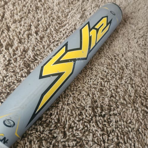 Easton SV12 -13 baseball Bat 19 oz 32" A very good bat with tons of pop