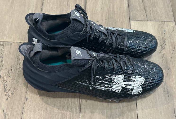 Size 9.5 Men’s Under Armour UA Blur Smoke 2.0 MC Black Molded Football Cleats