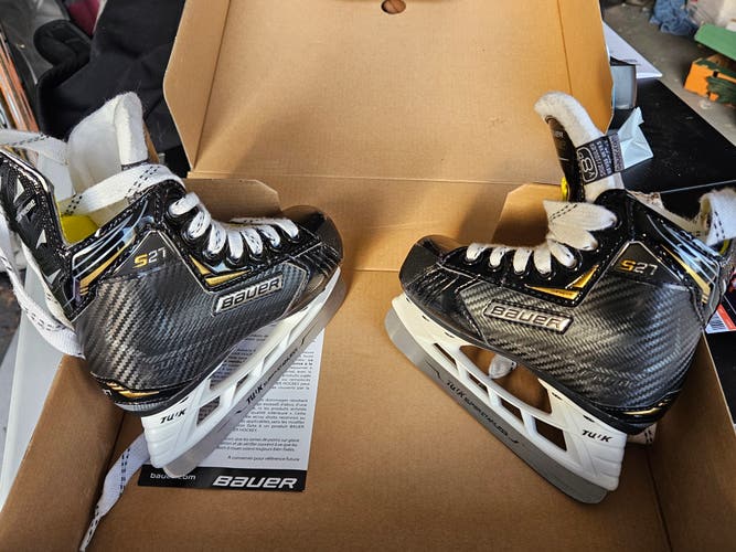 Youth Used Bauer Hockey Skates Regular Width 8