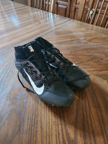 Men's Used Size 12.5 (Women's 13.5) Molded Cleats Nike Low Top