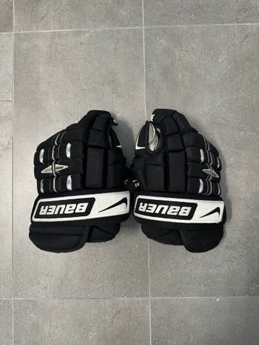 Used Bauer Gloves 14"
