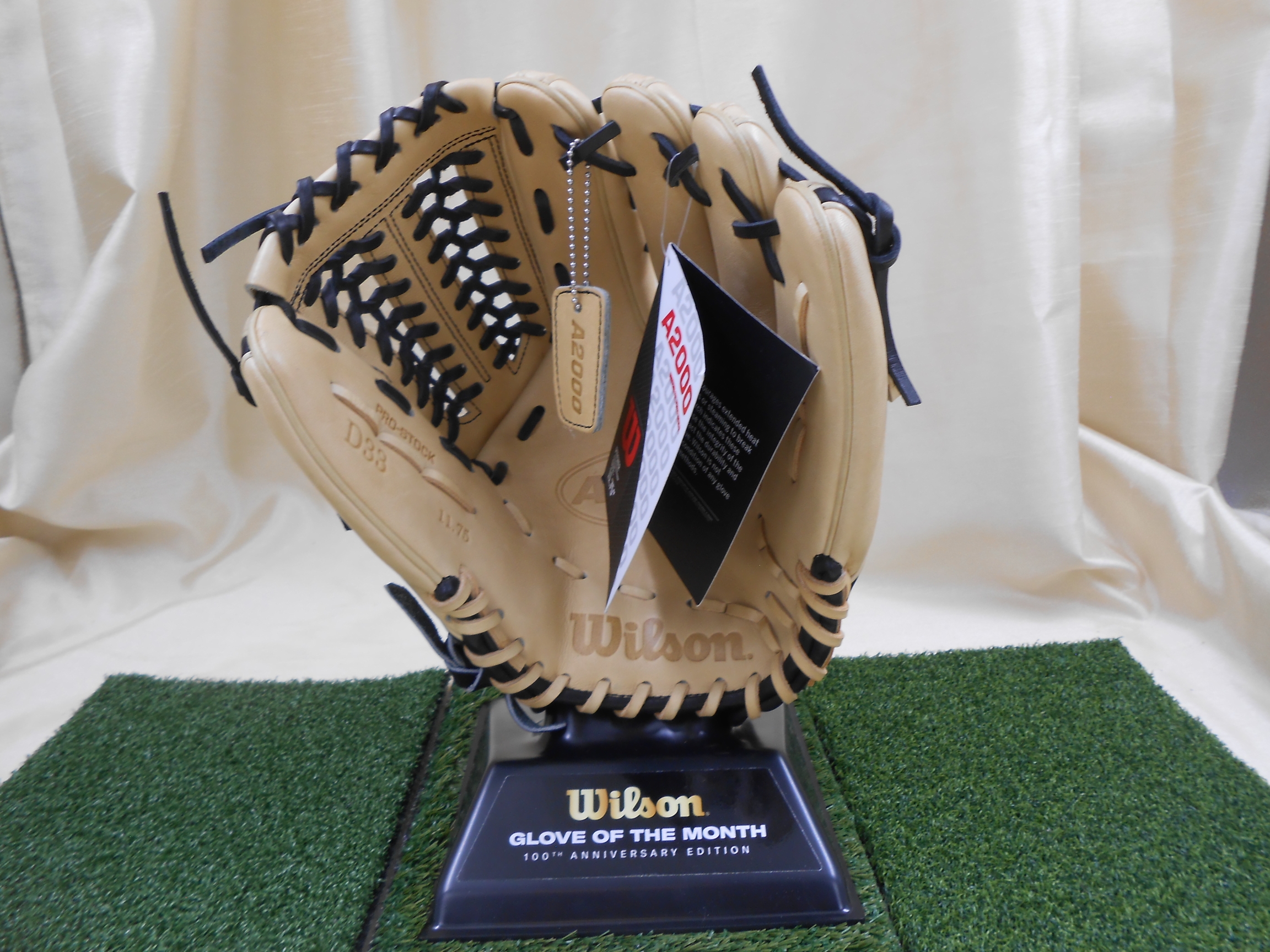 New 2022 Wilson A2000 D33 11.75" Baseball Glove RHT