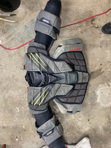 Used Small Bauer Hyperlite Goalie Chest Protector