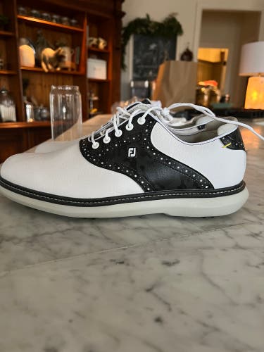 Men's Size 10 (Women's 11) Footjoy Traditions Golf Shoes