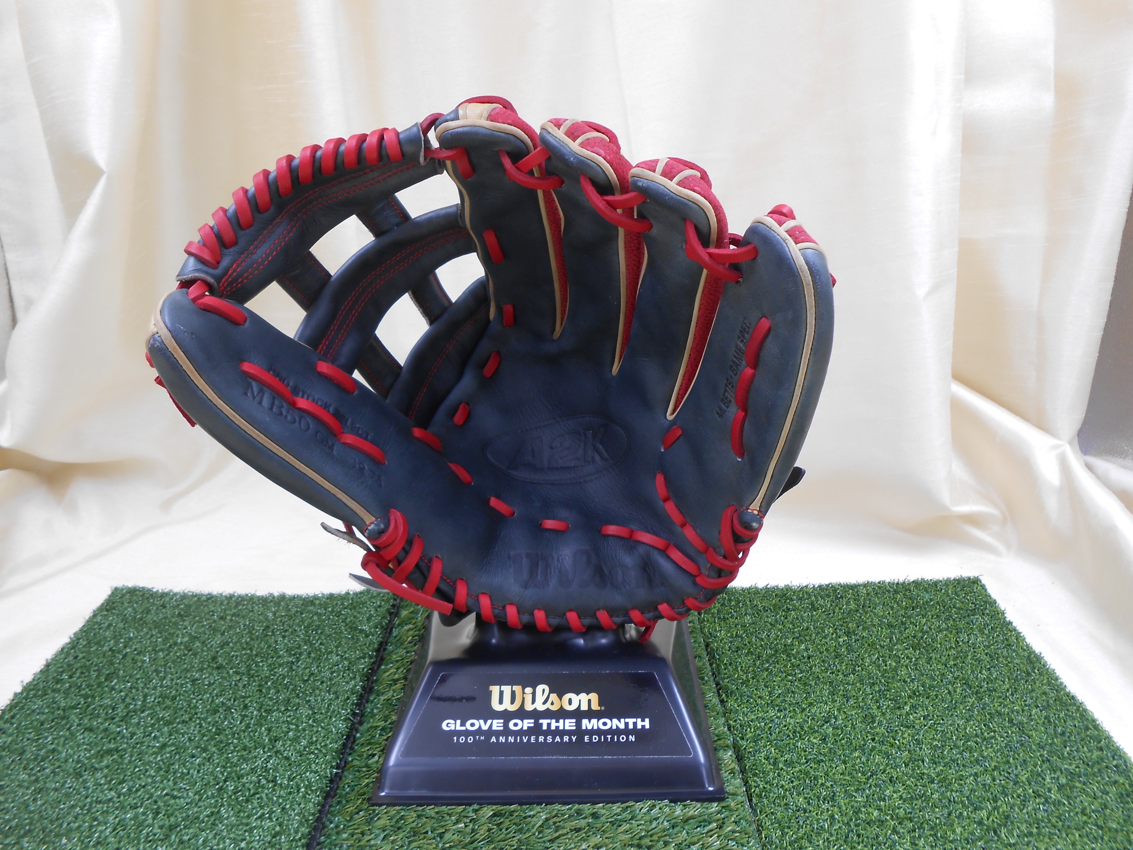 2022 Wilson A2K MB50 12.5" Outfield Baseball Glove RHT Pre-owned