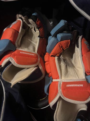 Used little Caesar’s warrior gloves size 15