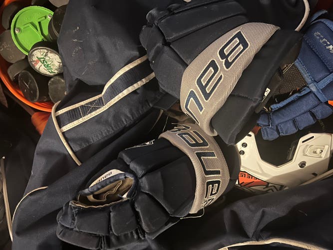 Bauer Wilkes barre knights gloves size 14