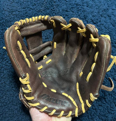 Used Right Hand Throw 11.5" Franchise Baseball Glove
