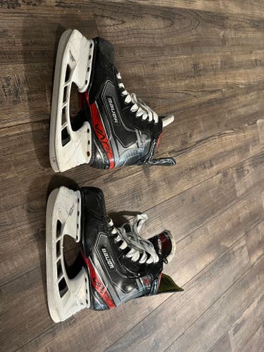 Used Intermediate Bauer Vapor X2.9 Hockey Skates Pro Stock Size 5